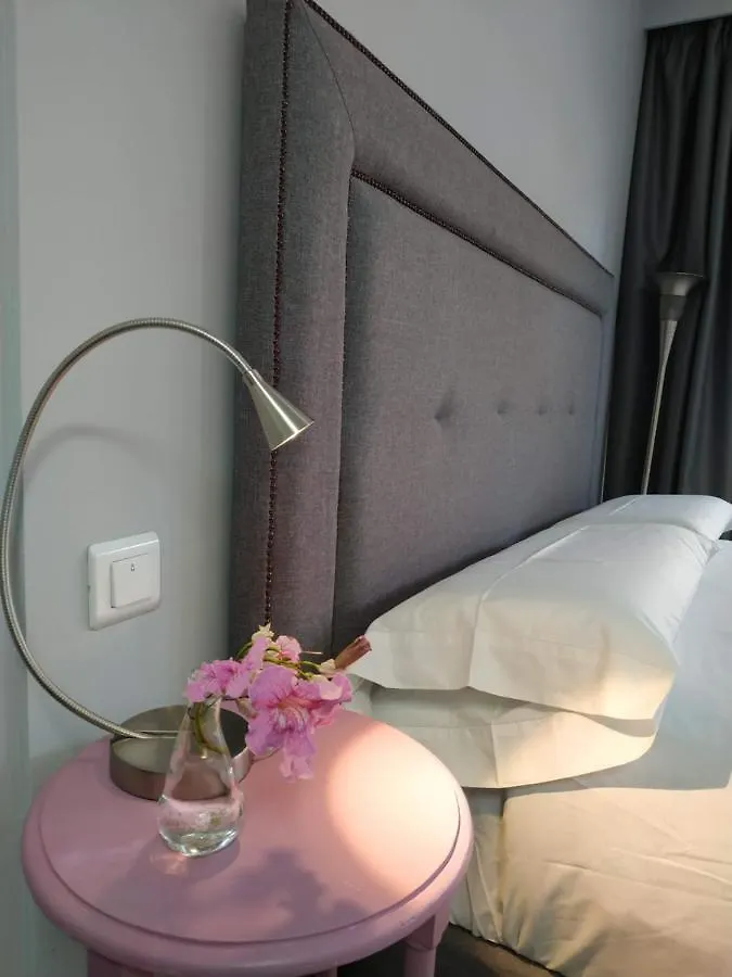 Kentia Rooms مالقة 0*,